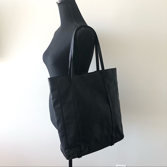 Embossed snake skin pattern shopper - Picture 3 of 8